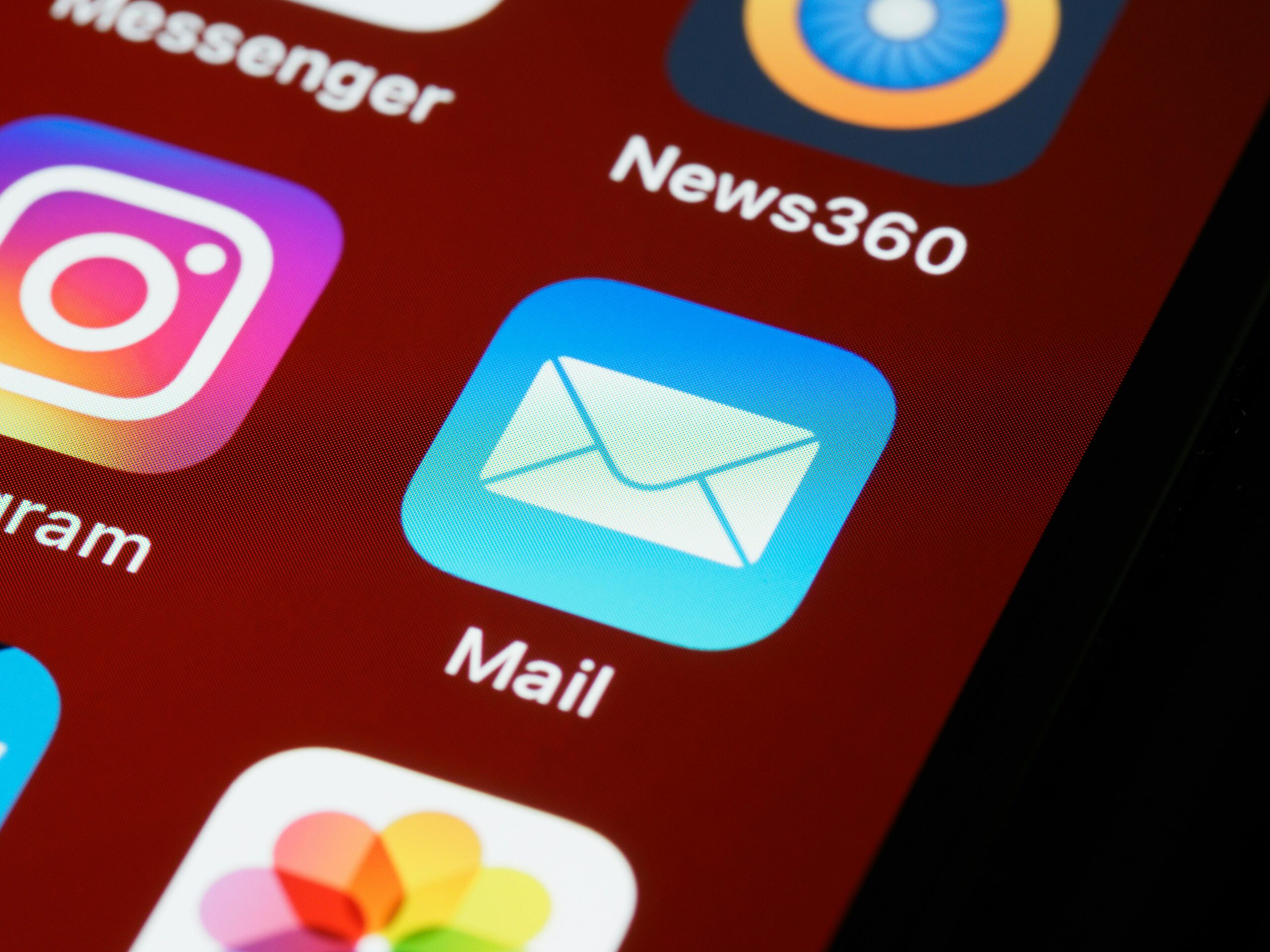 E-Mail